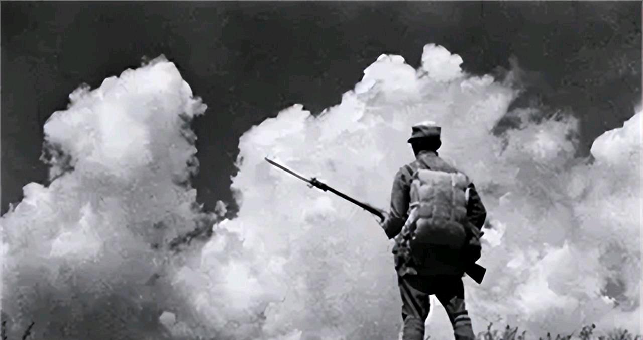 1938年，山东一老乡给八路军送饭，不料在半路上发现了鬼子踪迹，他慌忙跑到八路军