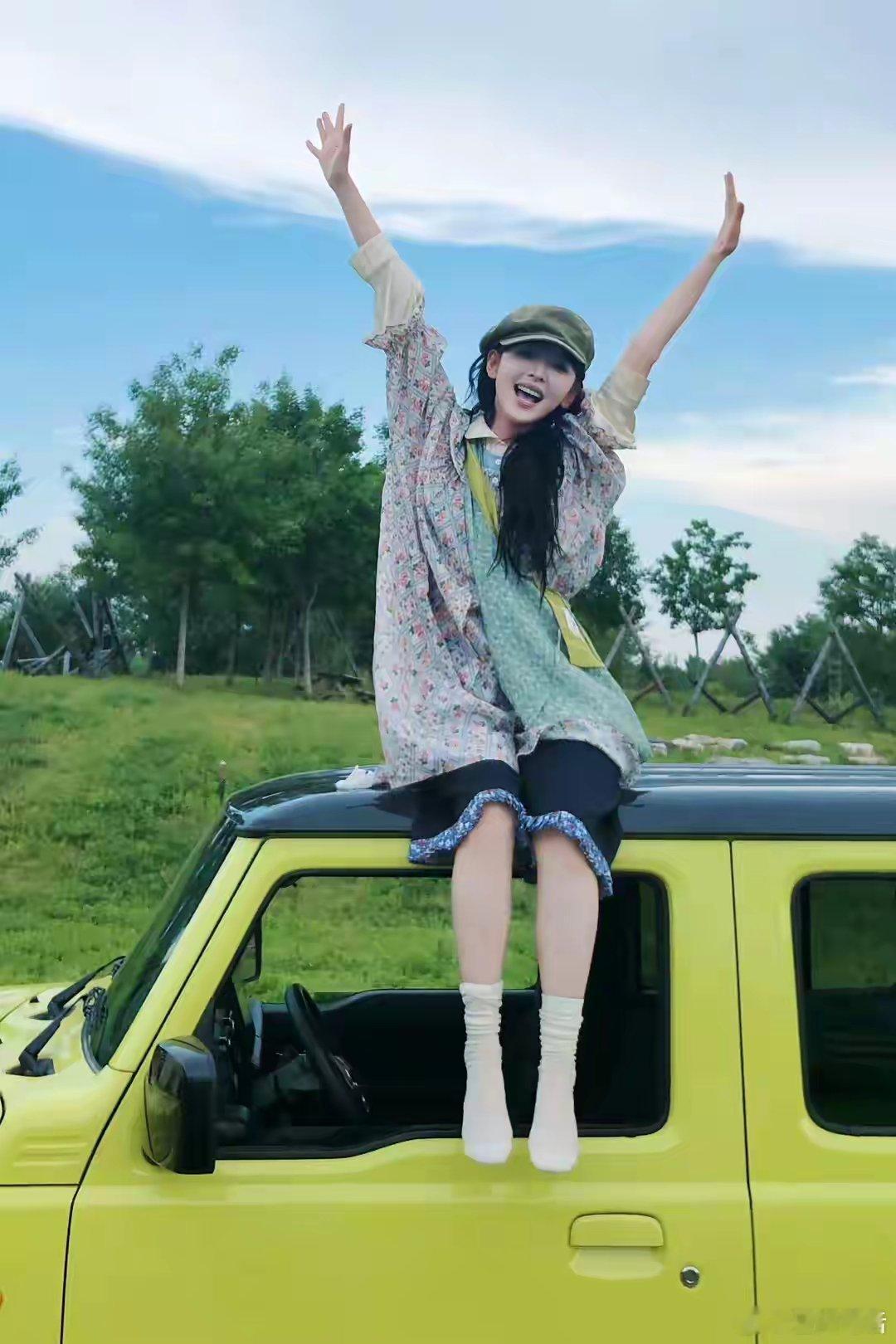 章若楠是公认的素颜女神，可盐可甜