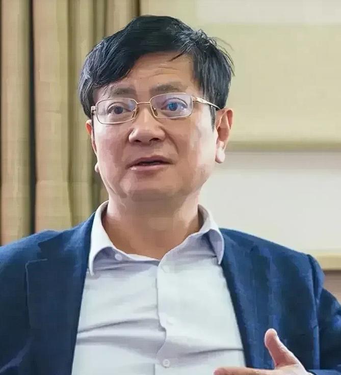 郑强在浙大演讲时说：我除了院士以外，我还是顶级教授。这句话像块石头投入平静的