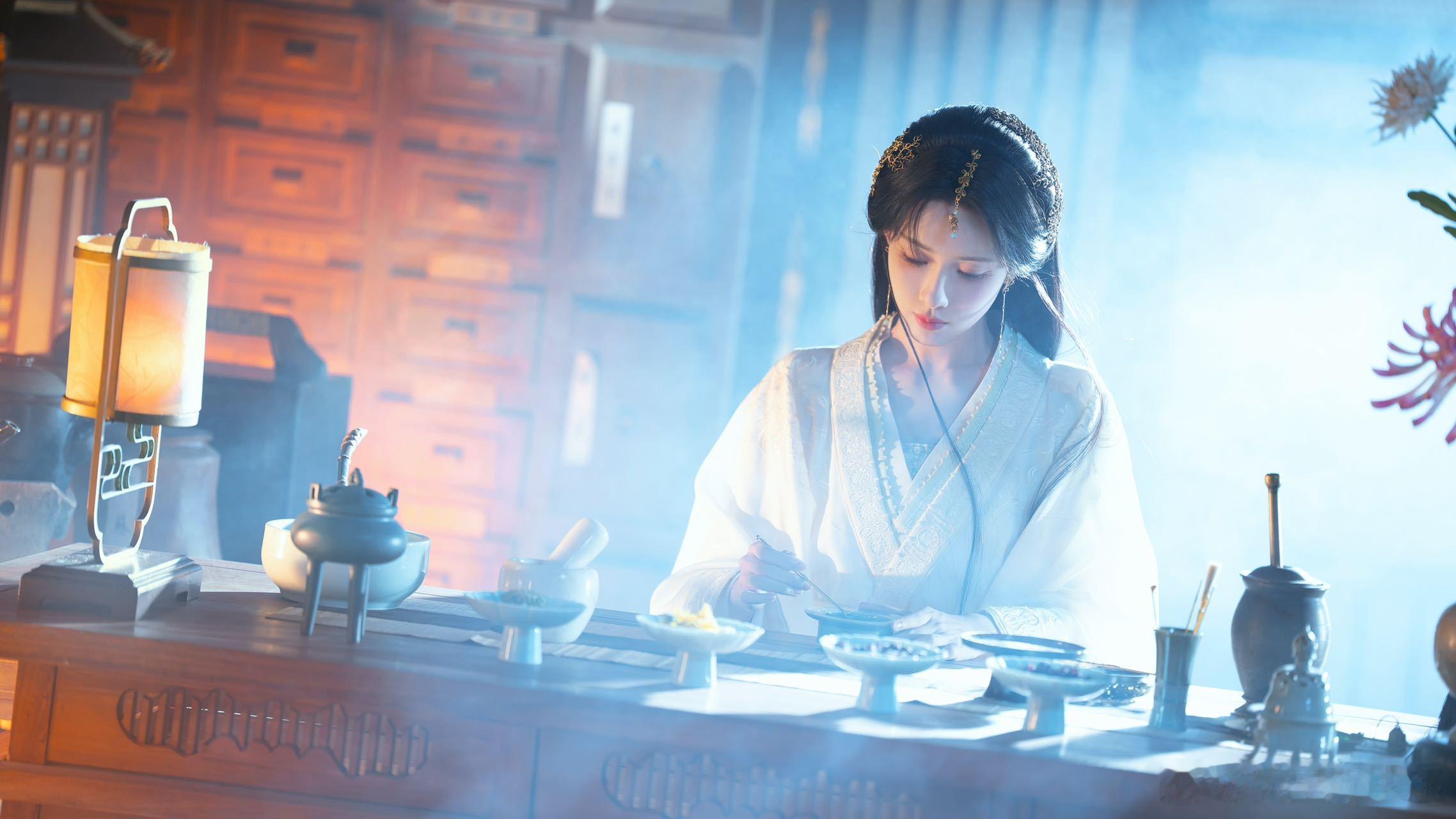 孟子义美人带血的含金量百花杀🩹血迹搭配清冷神态，刚柔并济，精准拿捏沈汐外冷内韧