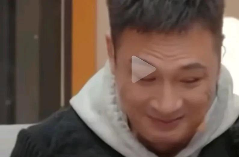 吴振宇憋笑名场面又加一，没想到今年的无限超越班把向华强请来了，曾志伟问向华强关于