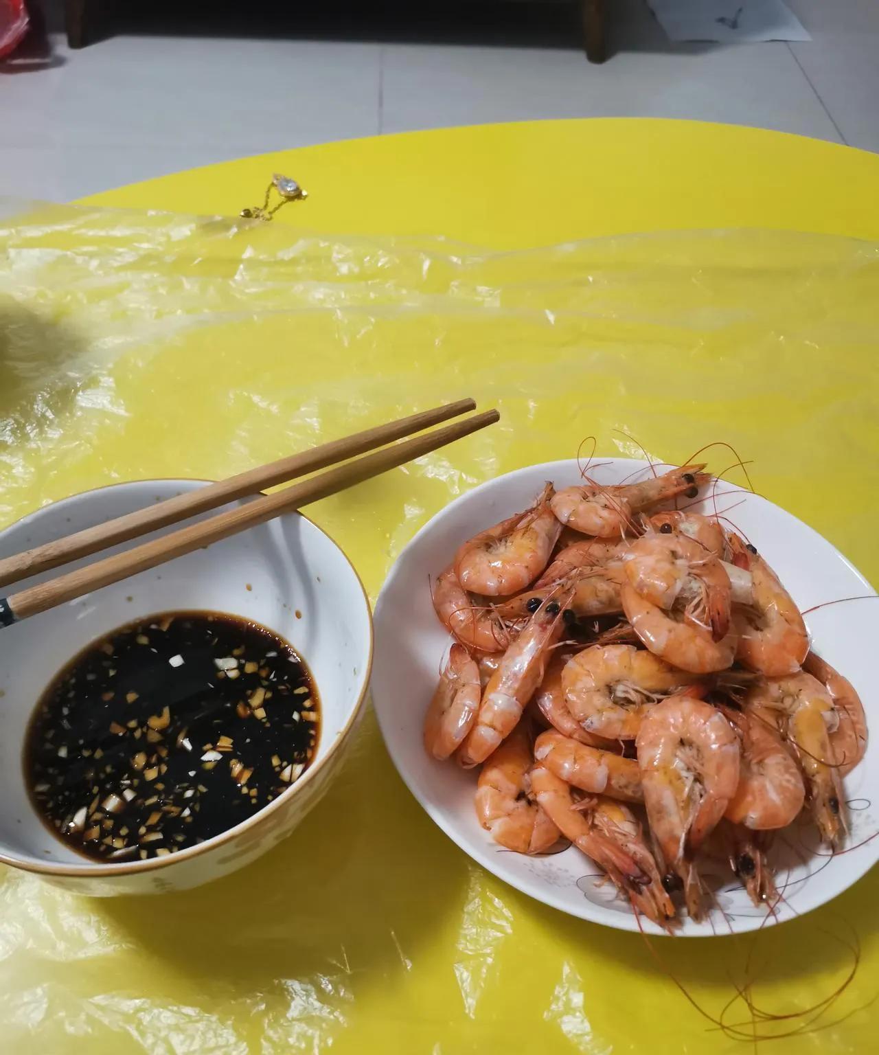 海边老渔民要是听见咱这么吃虾，怕是得笑掉大牙！今天跟闺蜜唠嗑才知道，原来我这几十