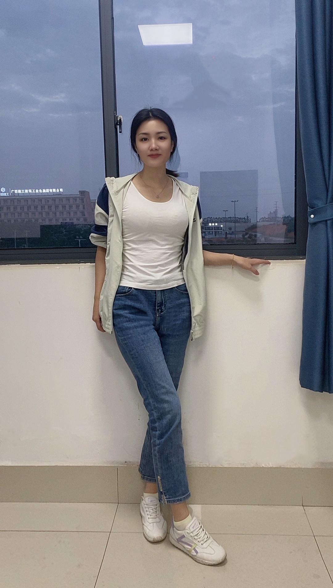 很多东西眼睛看不清，所以就交给了心