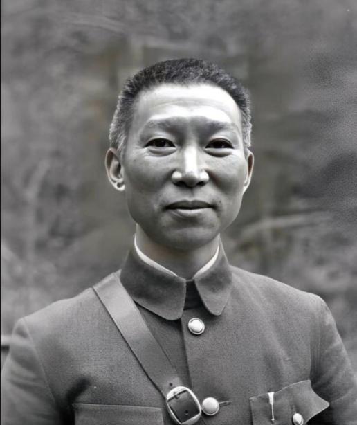 1993年，97岁的薛岳被推上法庭受审。法官发问后，他沉默了很长时间，随后说道“