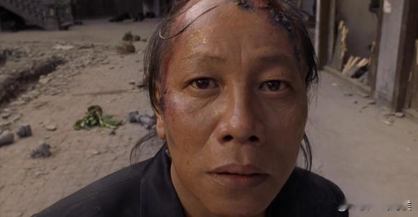 《功夫》的主角是周星驰，但给人印象最深的是火云邪神，因为他足够邪！在《功夫》里