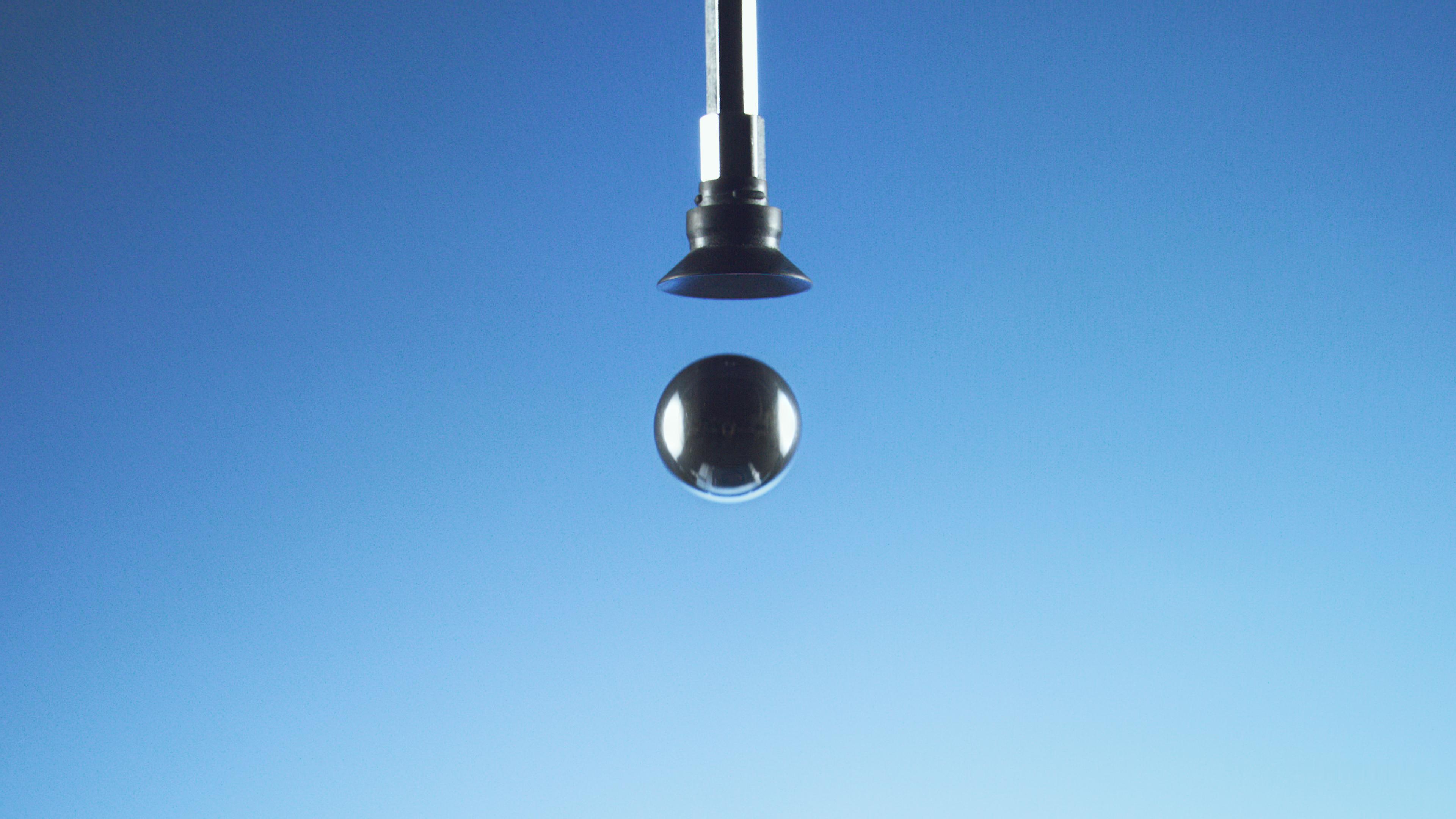 我一开始也怀疑折叠屏的耐用性，但MateX7发布会上那一系列测试，直接让我