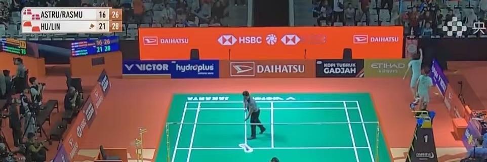 世界羽联超级500赛印尼羽毛球大师赛，男双首轮，国羽小将胡珂源/林祥毅2-0淘汰