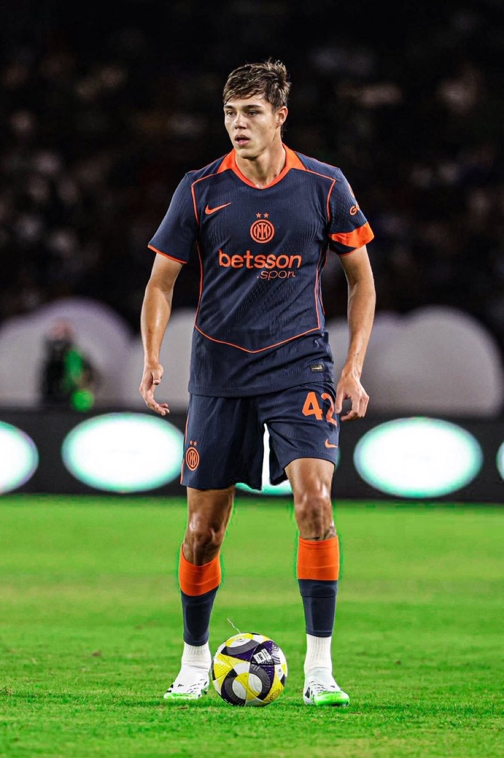 ‼️🇦🇷🇮🇹托马斯·帕拉西奥斯是阿根廷拉普拉塔大学生队的新球员。✈️国际