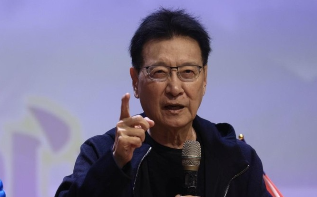 赵少康今天在节目里聊到最近的罢免大战，直接放话说这场戏最后可能演成＂31比0＂的
