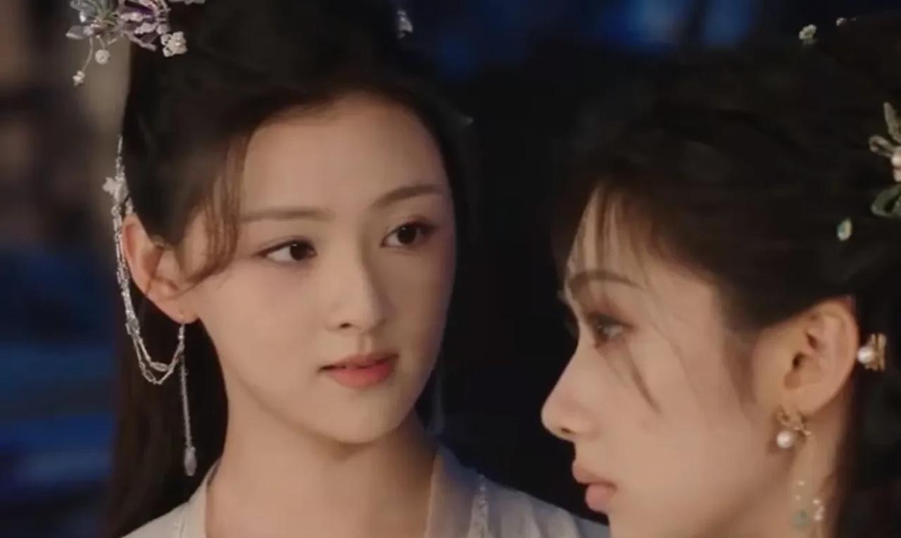 突然间发觉，《锦月如歌》除了女主不美外，女配角都美到不要不要的，包括肖珏都比女主
