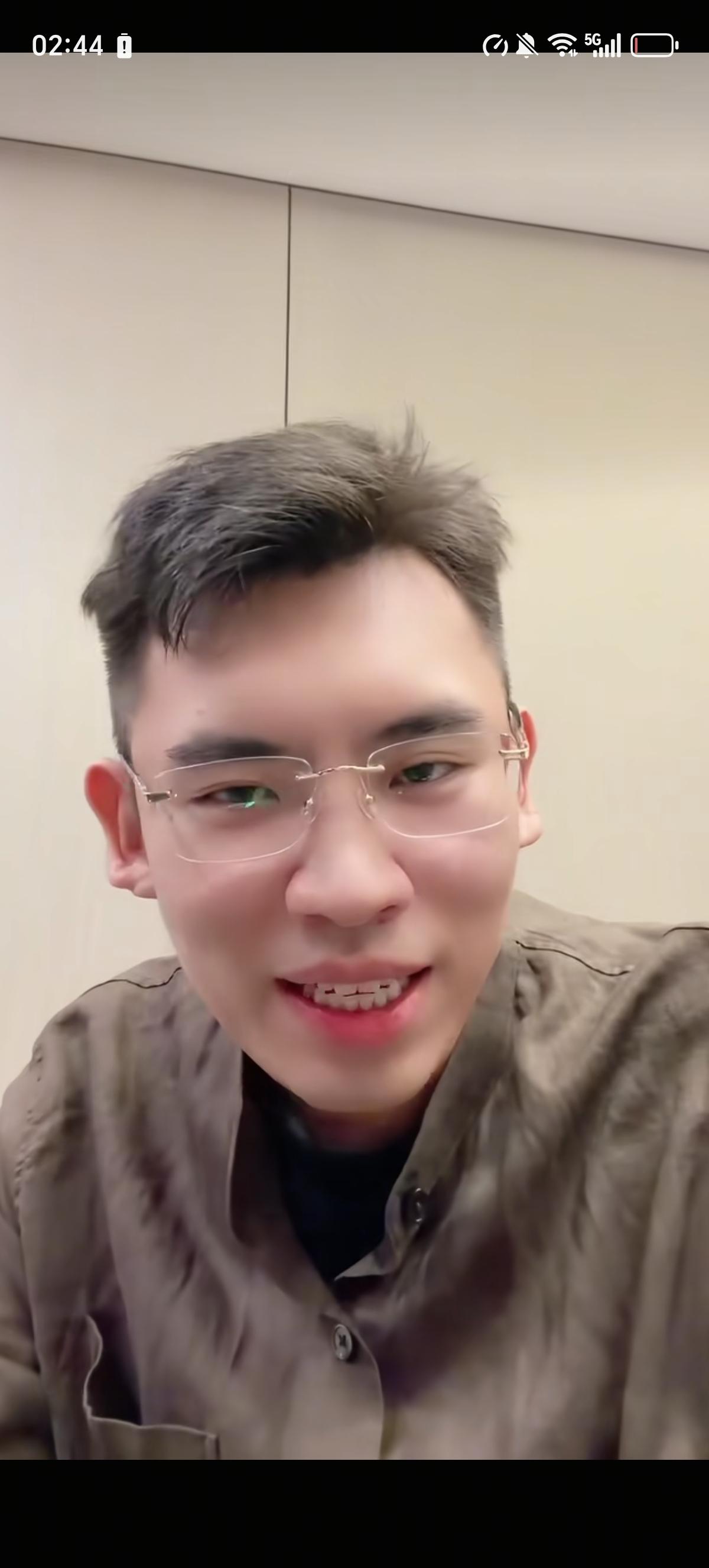 鉴宝博主“听泉赏宝”委屈道：我妈现在对我做古玩这个行业耻辱啊，兄弟们，家族的耻辱