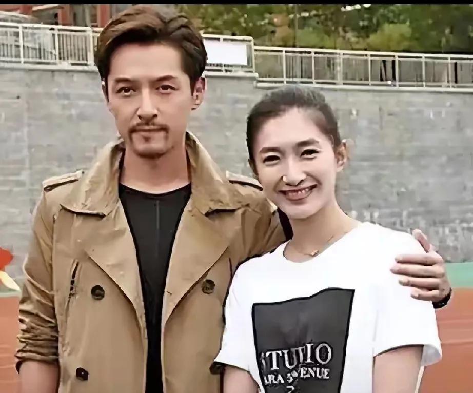 39岁江疏影海外产子风波真相大白6个月后罕见露面，瞬间引发热议！曾经她放弃成名黄