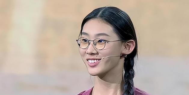 事实证明，“消失”多年的清华才女武亦姝，证实了董卿当年没说错前阵子在清华举办的