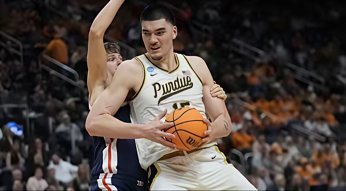 杨瀚森受伤停赛、周志豪道歉！杨瀚森第一次在NBA首发就完全攻破了有华人血统的周志