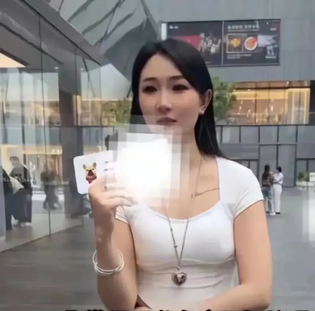 有人采访一女子，问她“你觉得现在有必要婚检吗”？没想到女子回答说：“我觉得就是对