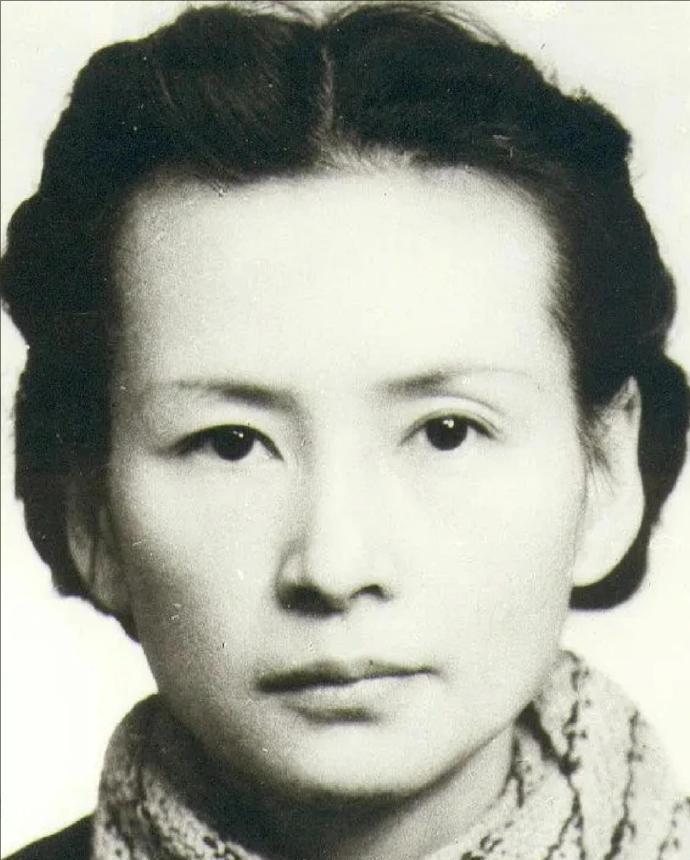 林徽因梁思成在没有CAD的年代画的建筑手稿以前看到林徽因的照片都是她年轻时候的