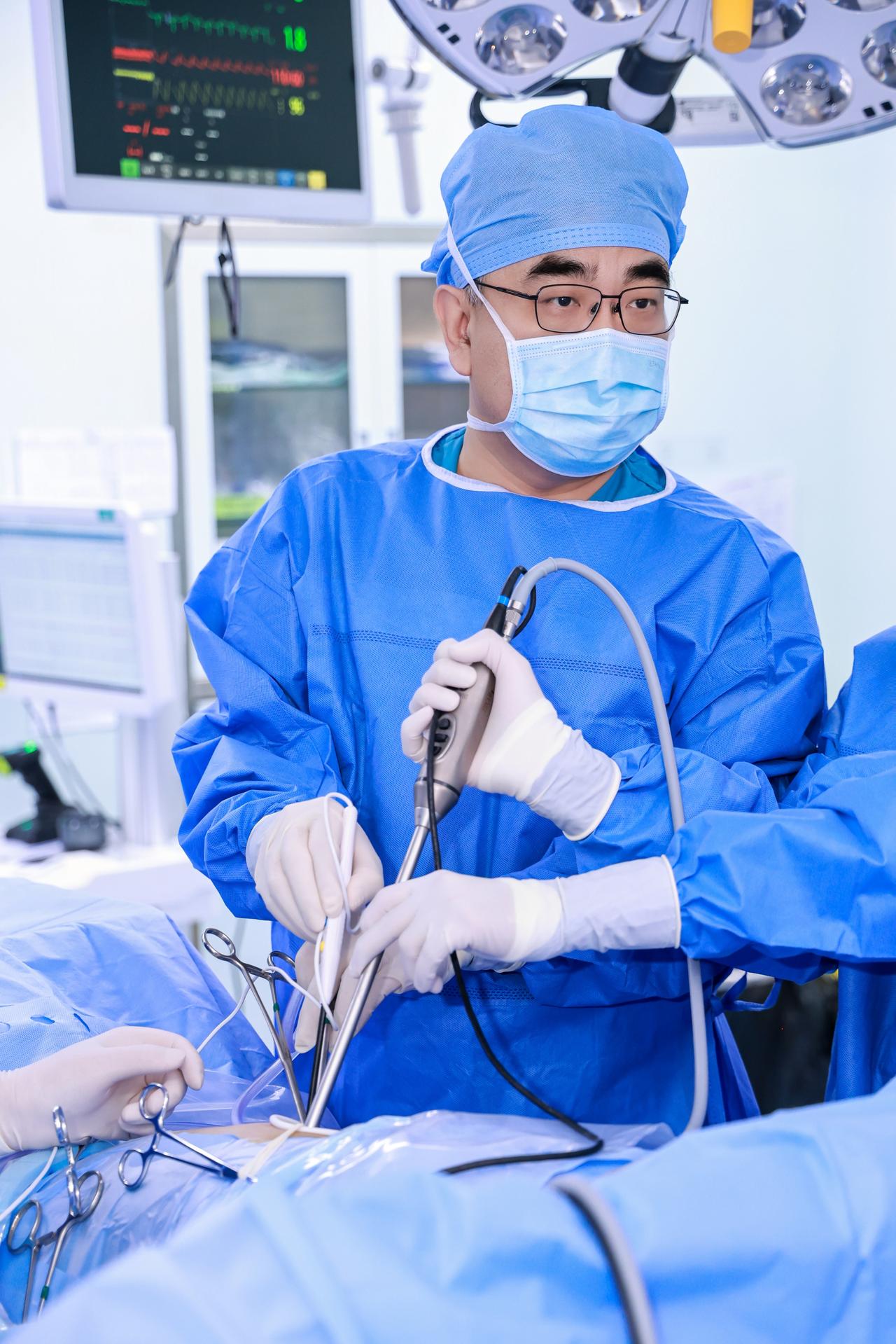 说真的，当接诊到一个10岁的肺癌患儿时，哪怕我们天天跟病人打交道，还是忍不住心头