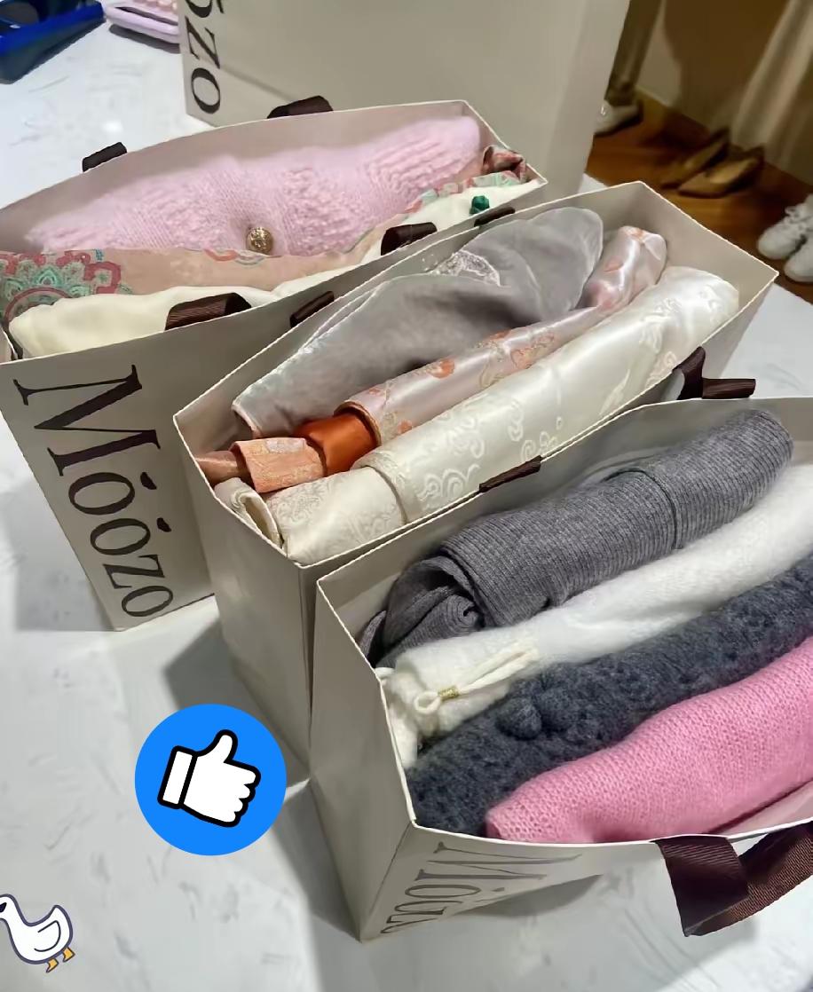 今天去一个有钱的朋友家串门，他直接给我收拾了好几袋子旧衣服，说“不嫌弃就拿去穿”