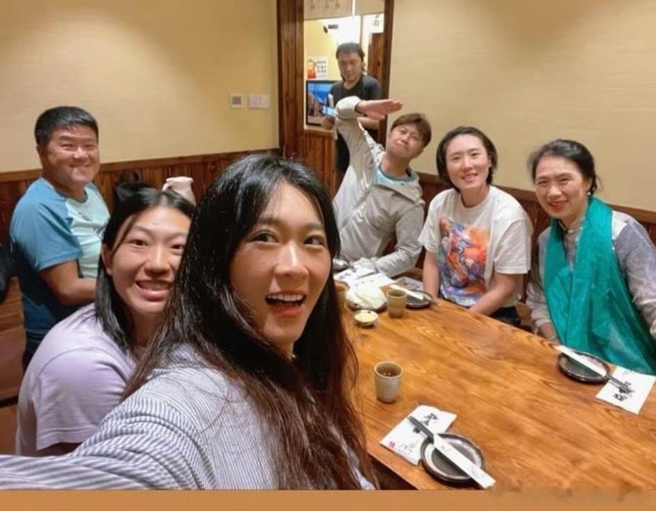 【网球新星|混血天才少女内岛萌夏的崛起之路】这位会说三国语言的00后新星正在