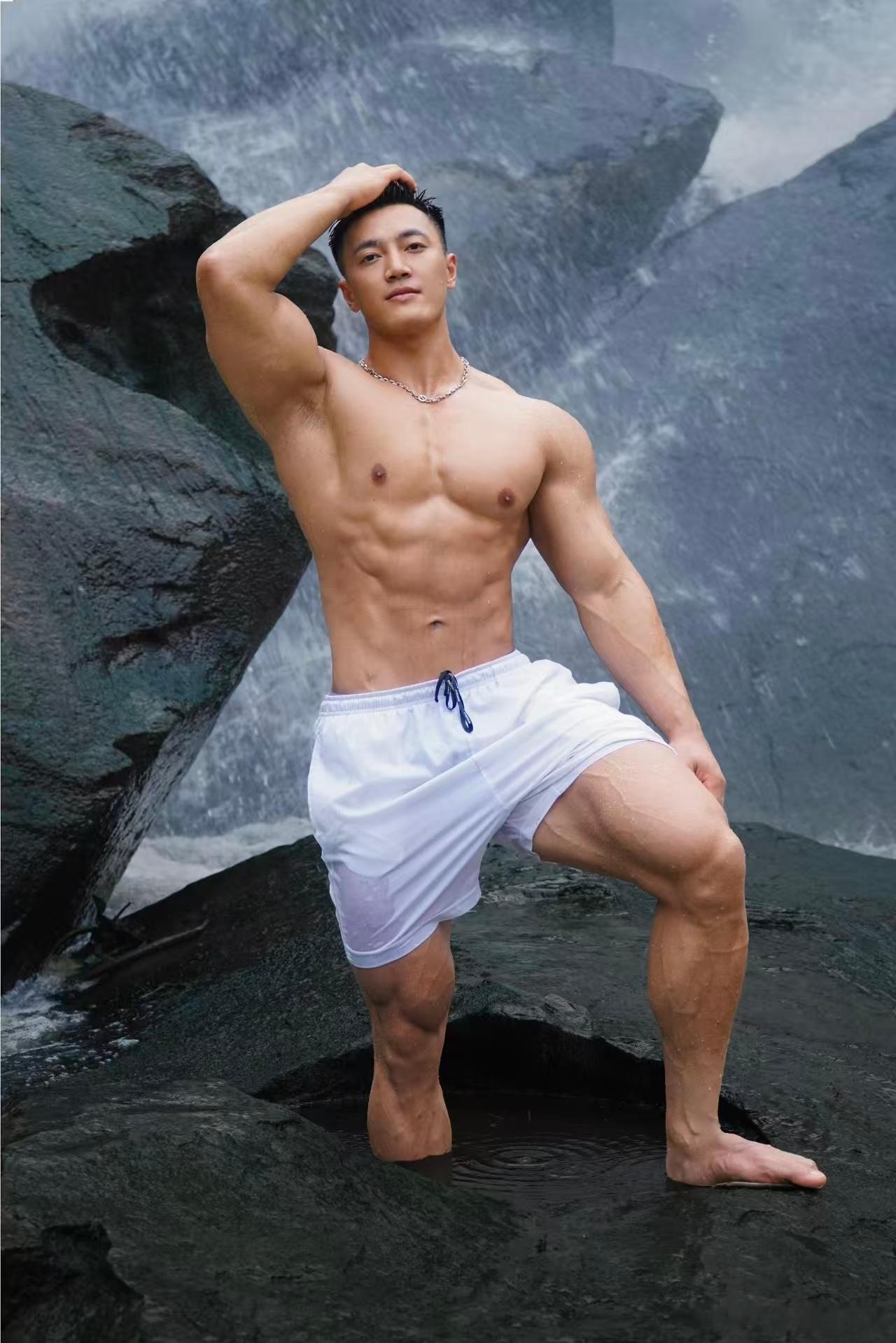 男模健身男模健身打卡