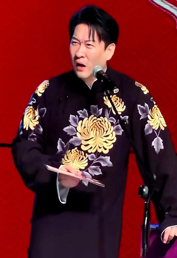 曹云金递了三年的台阶，郭德纲至今没接。2025年他接受中国新闻周刊专访，称呼