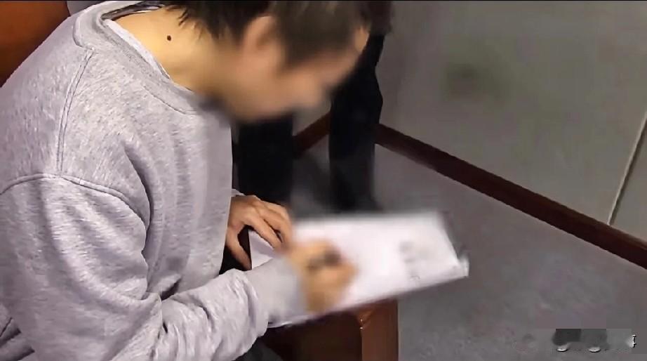 11月12日，国家安全部门公布一起真实重大间谍案。犯罪嫌疑人郝某，曾在法国攻读计