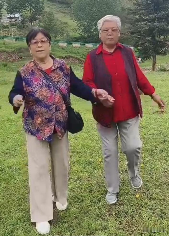 今天无意中翻出妈妈曾经用过的钥匙，眼泪就止不住的往下流。去年的此时，妈