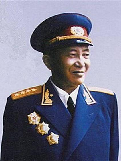 建国之初，主席严肃提点高级将帅，明确要求众人恪守从政规矩！首任公安部长罗瑞卿，初