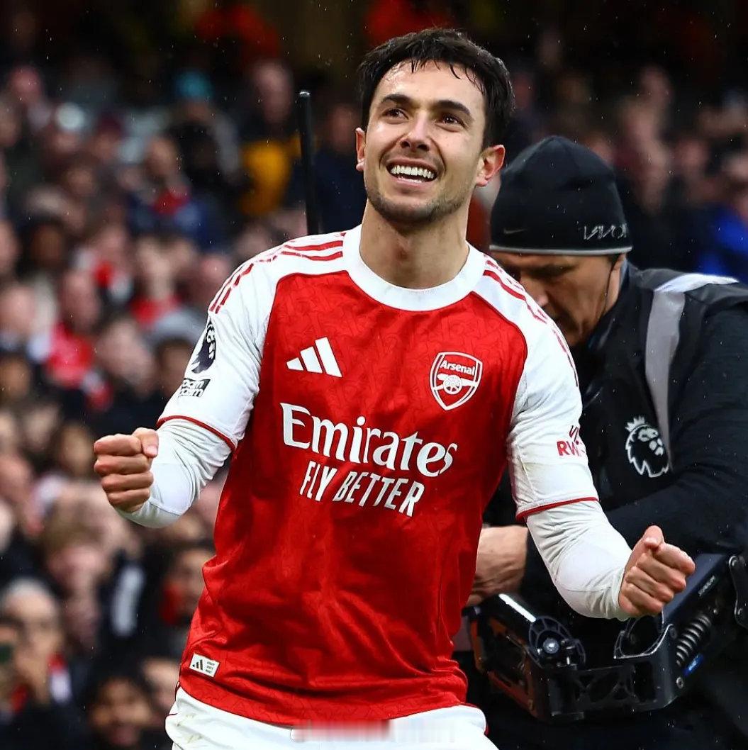 祖比门迪本赛季已经在各项赛事打进6球，此前这名中场从未单赛季进球高于4球。阿森纳