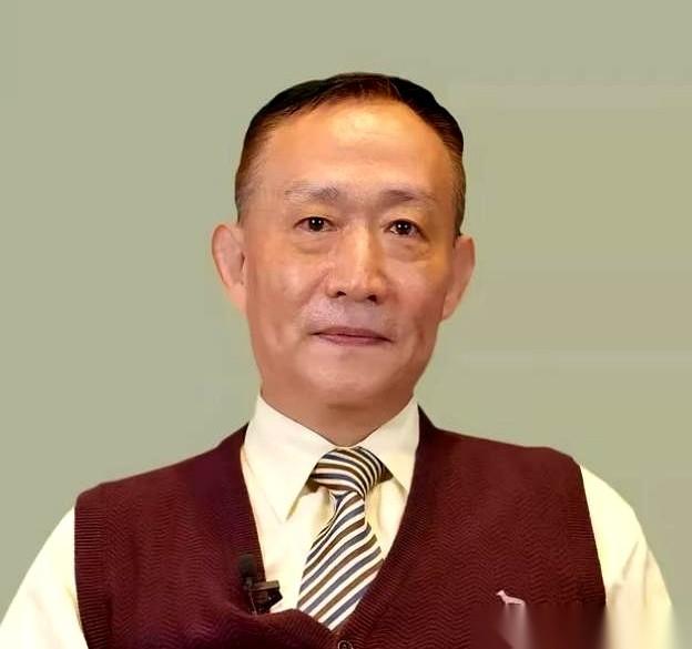 卢麒元最近是真急了。我看他那意思，就差指着那帮张口闭口“国际分工”、开口就是“