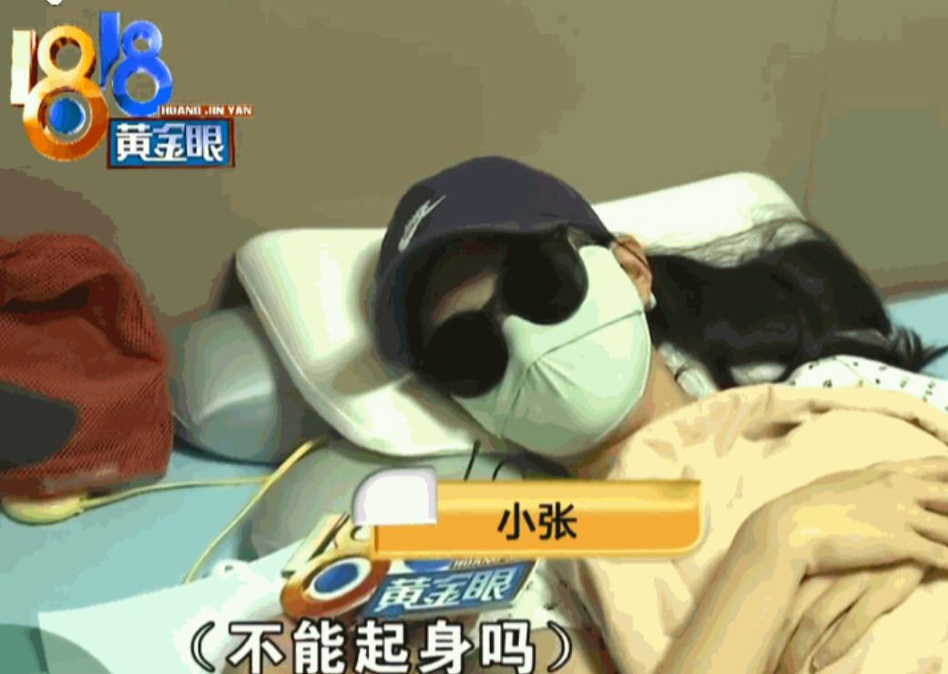 7月10日报道，浙江杭州，一女子兴冲冲体验人生第一次抱石课，从不算高的岩壁上跳下