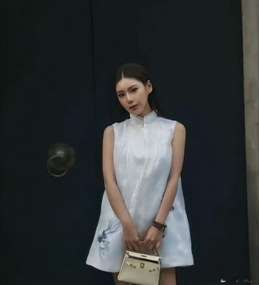 马筱梅去上海玩，随便吃个饭就要2千块，对小玥儿可没这么大手笔，果然后妈就是后妈