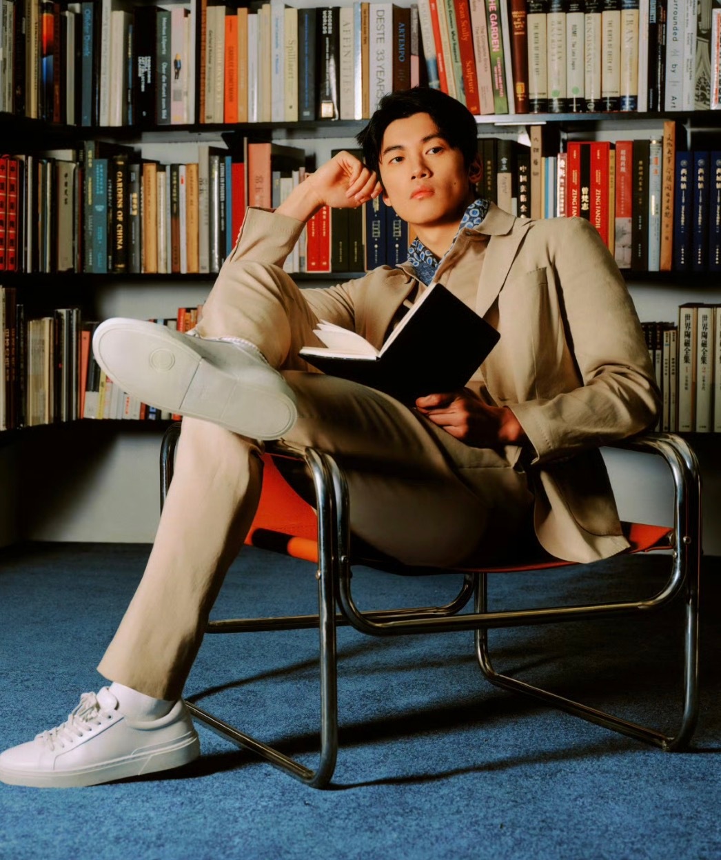 超模就是很会利用道具