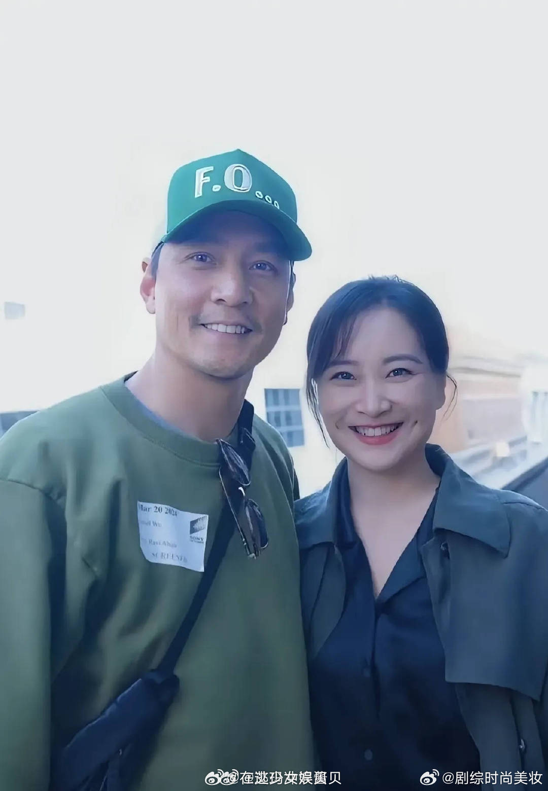 一张是吴彦祖发的，一张是贾玲助理发的，这差距……