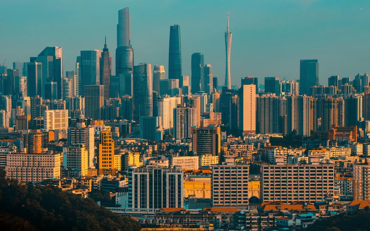 未来的郑州，值得期待！2015年，郑州GDP增长10.1%；2016年，郑州