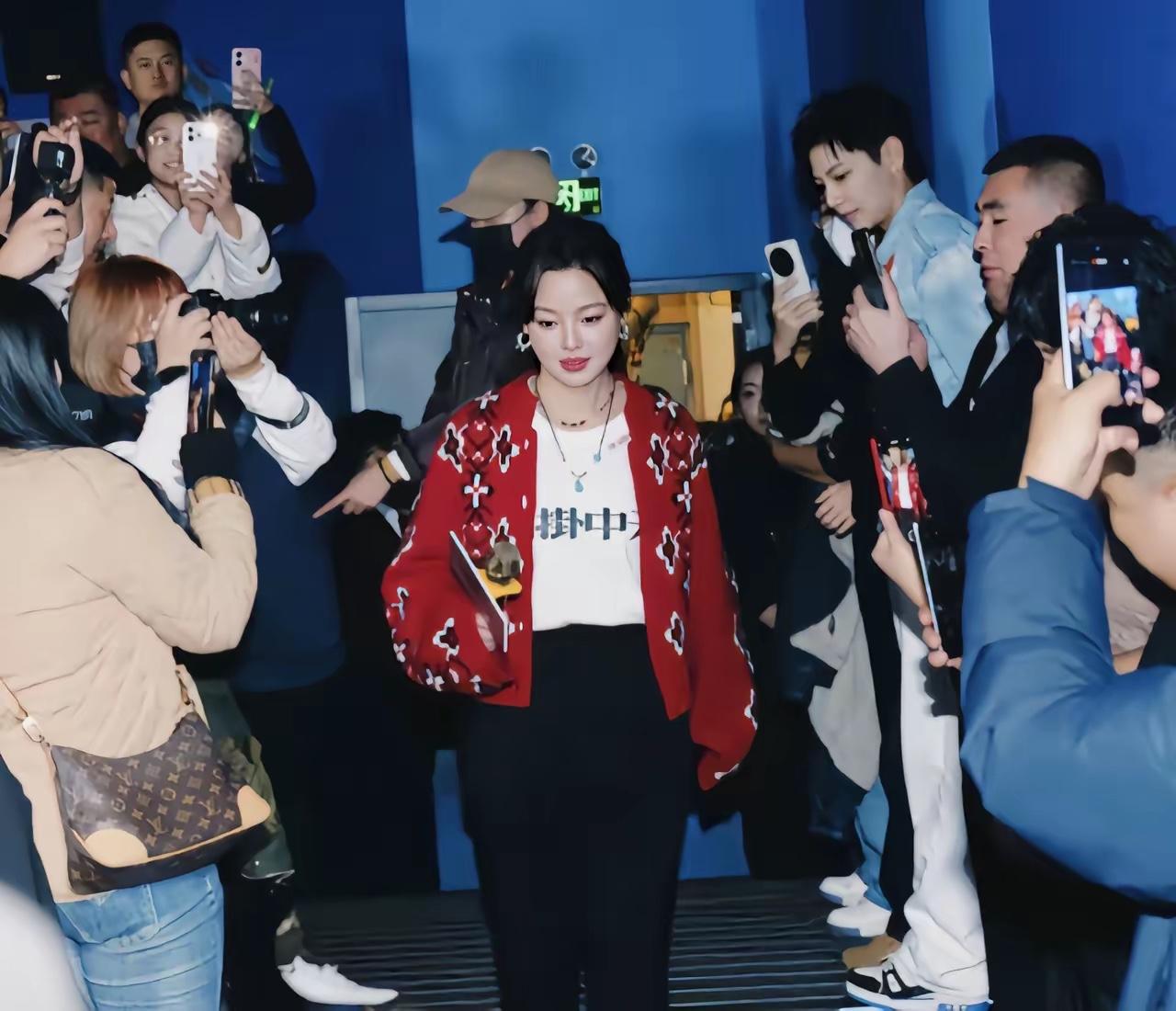 现在全网最不开心的人，估计就是郝蕾了，她怎么也没料到，自己质疑辛芷蕾演技后，辛芷