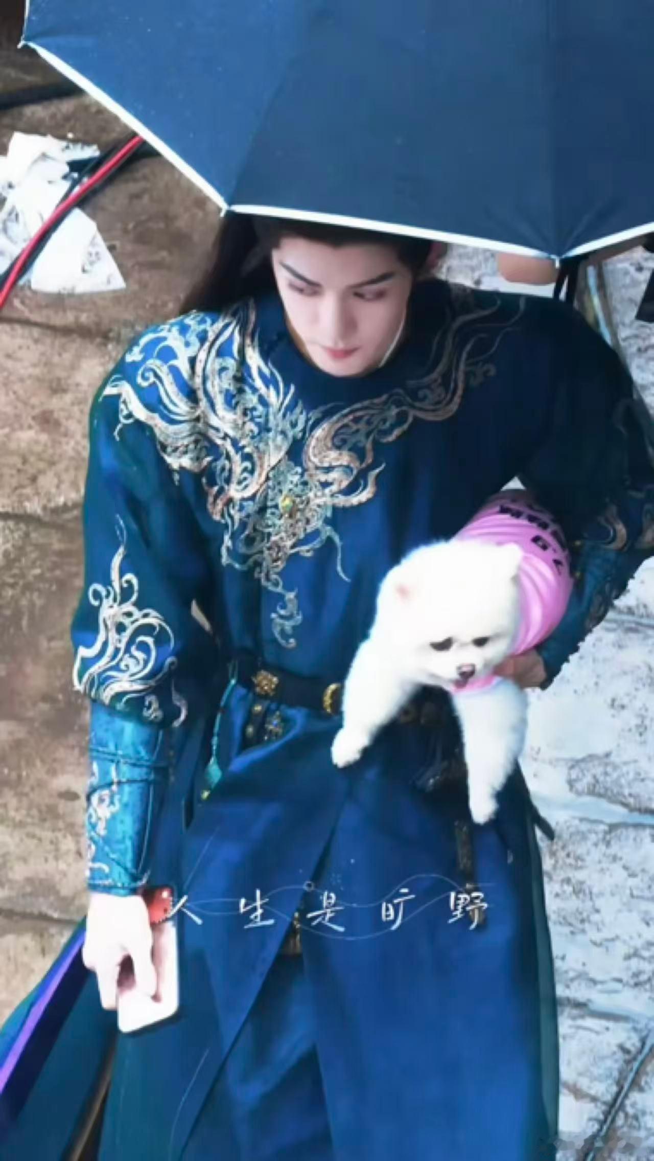 曾舜晞横店陪巧克力营业曾舜晞给将门独后剧组应援一份奶茶两份心意，祝福孟子义将门