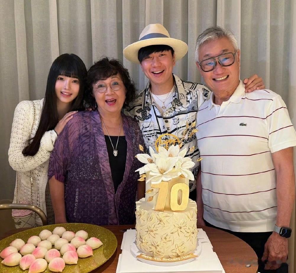 林俊杰妈妈一句话引发热议！5月29日，林俊杰妈妈接受采访否认大儿子和儿媳干涉