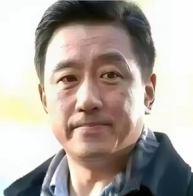 一名演员，戏拍了七成，突然提出片酬翻倍，不满足就罢演。导演二话不说，将已经拍好的