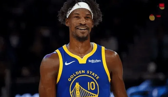 明日NBA常规赛，勇士主场对阵热火。赛前，勇士队记晒出勇士明日的伤病报告：梅