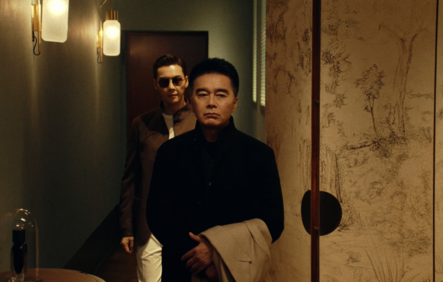 陈伟霆的老钱风更是alpha级别陈伟霆把“老钱风”穿成了气质哲学！家族传承的底