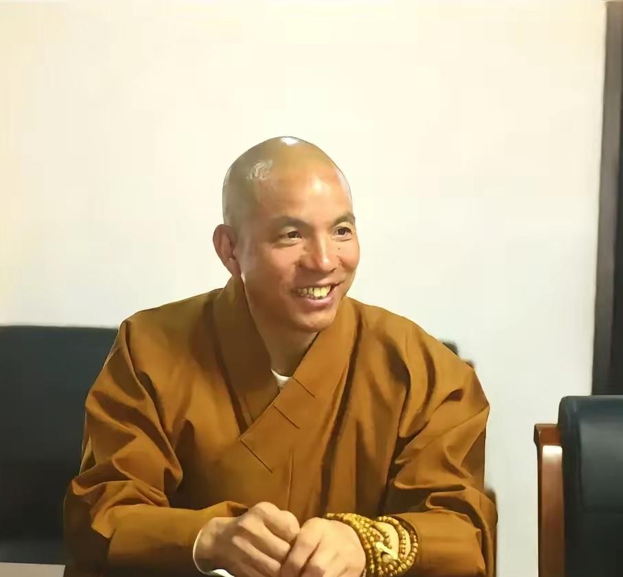 关于新主持印乐法师，大家且慢“高捧”才刚刚上任的印乐法师，一众媒体和自媒体开