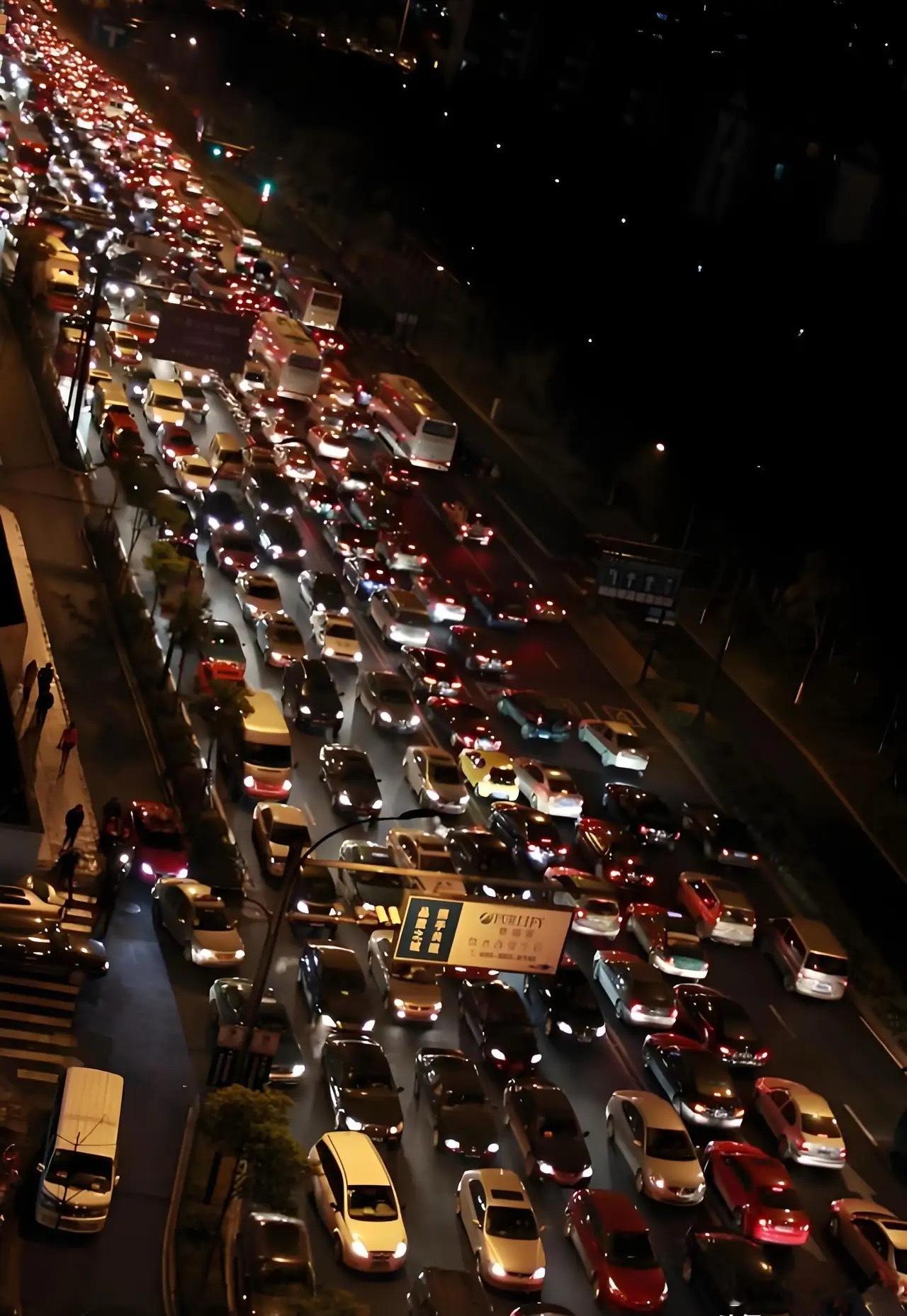 五一假期即将拉开大幕。出行大部队早已整装待发，奔赴各地景点扎堆凑热闹。都说旅游，