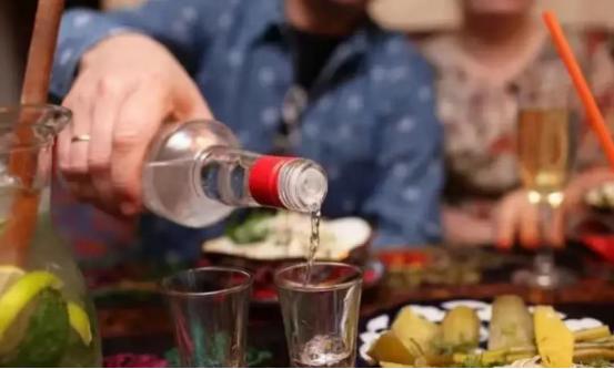 “冤不冤？”山东平度，50多岁的村支书喝了2两52度的白酒后，进入16岁女孩家中