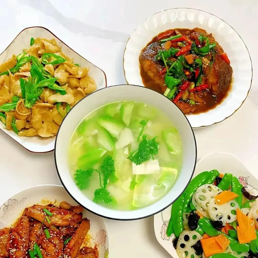 一个好的家庭氛围对孩子是特别重要的，孩子的性格甚至于是为人处事、各方面能力