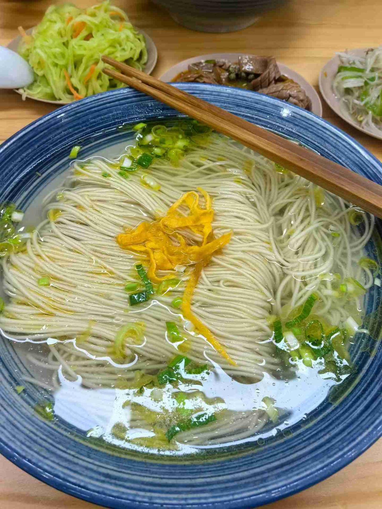 我的今日状态：😁轻松愉快我这里的天气：🌧下雨这雨是下透了，从早到晚没个停头