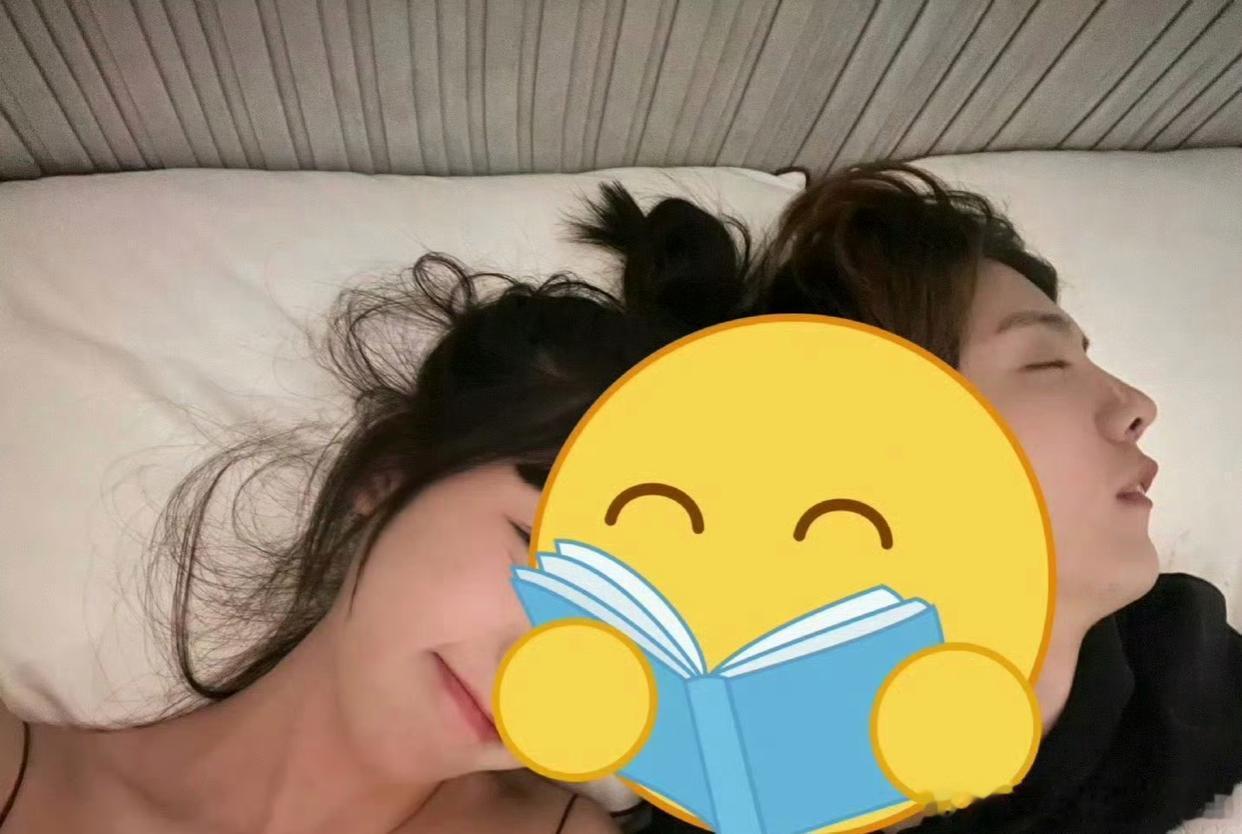 都在说这是鹿晗，但我看了半天，这也不是鹿晗啊。真的有点无语，嘴巴哪里像了？而且总