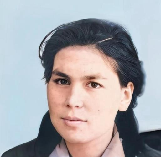 1965年，刘亚楼病逝前，叫来了小他18岁的中俄混血妻子翟云英，对她说：“我这辈