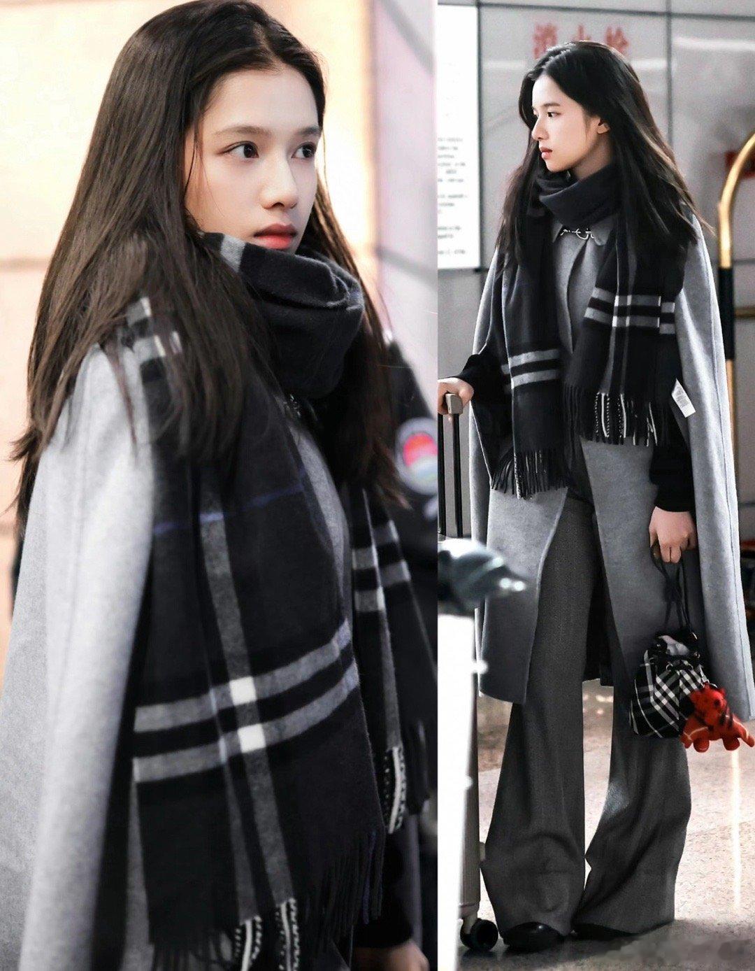 Burberry没了张婧仪怎么办啊张婧仪机场出发伦敦时装周Burberry大秀?