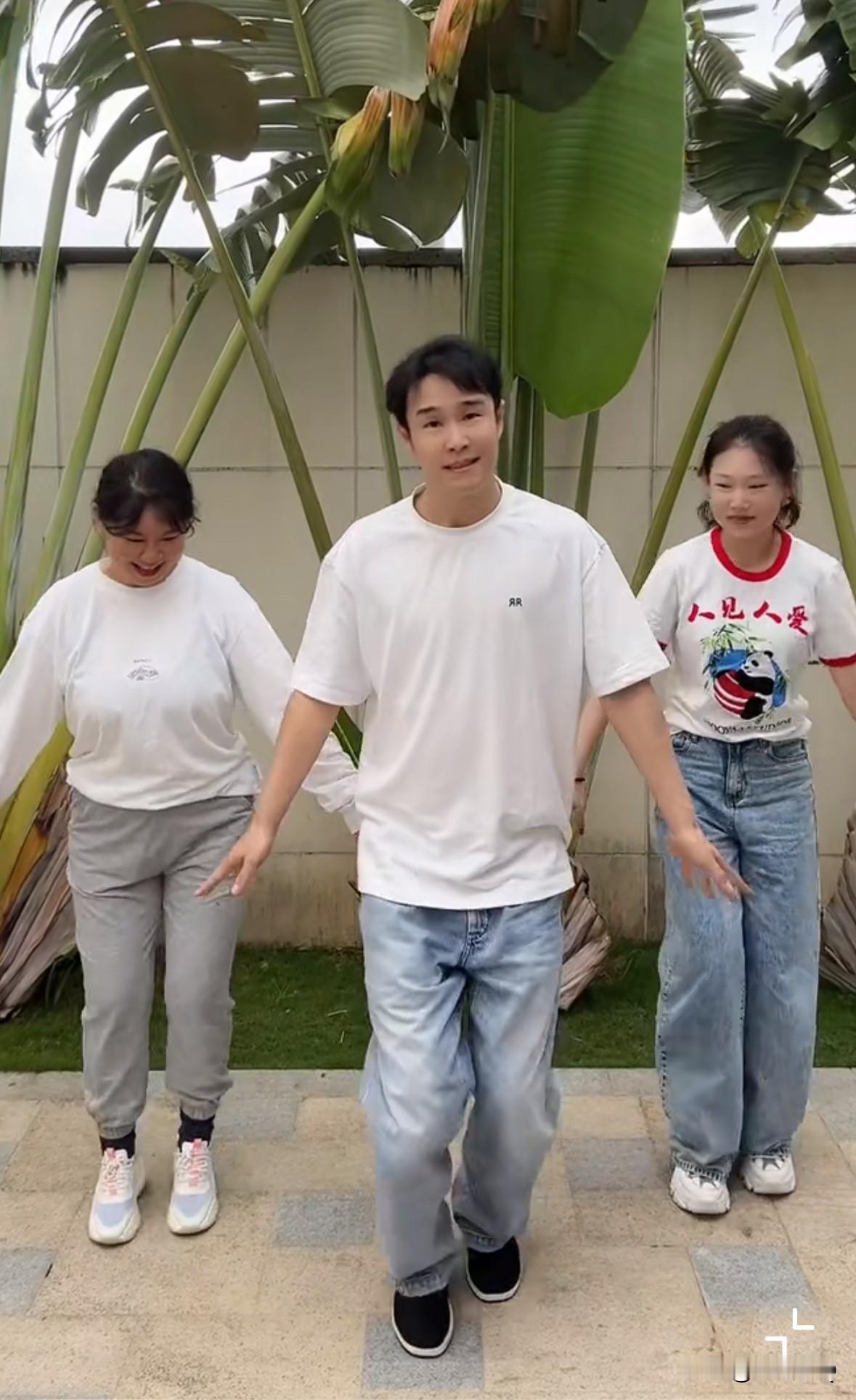 说真的，小沈阳家的家庭氛围真的挺让人羡慕的。小沈阳红了之后，他并没有忘了枕边